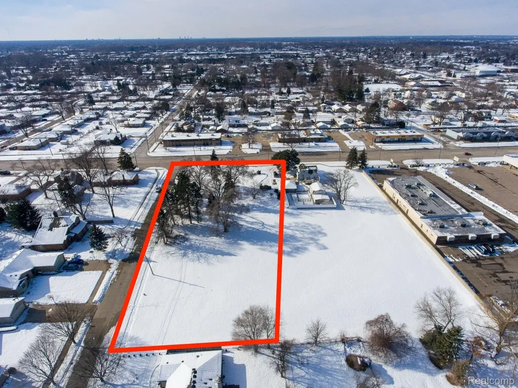 28530 Ryan Road Warren City MI 48092