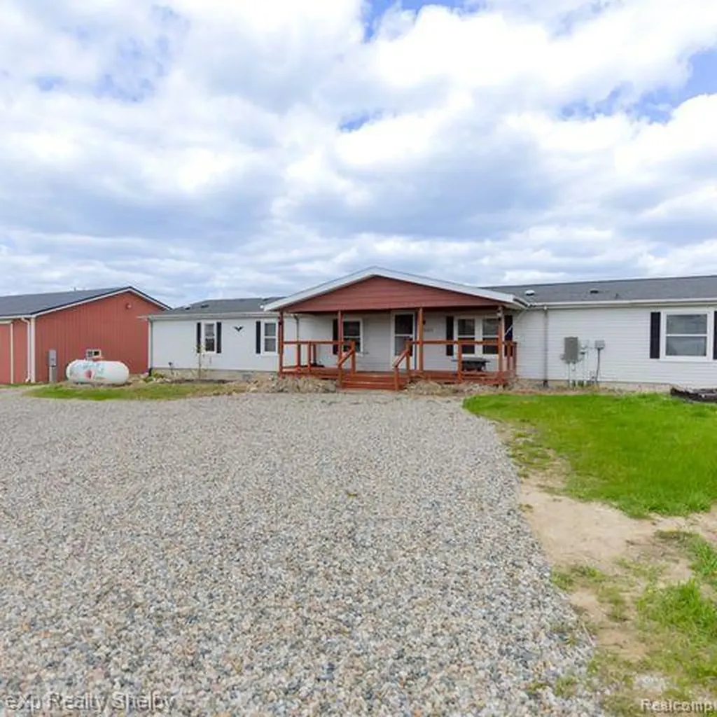 4267 Clifford Road Dayton Township MI 48760