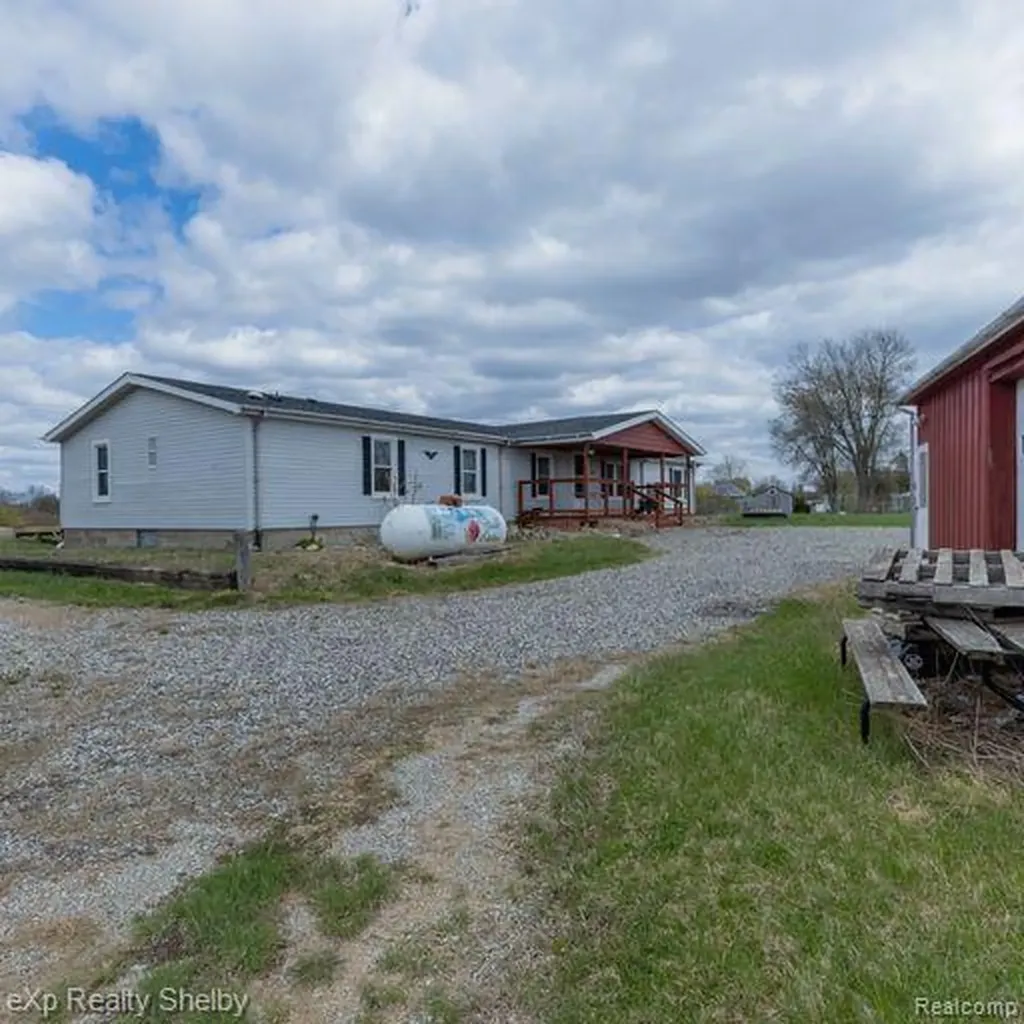 4267 Clifford Road Dayton Township MI 48760