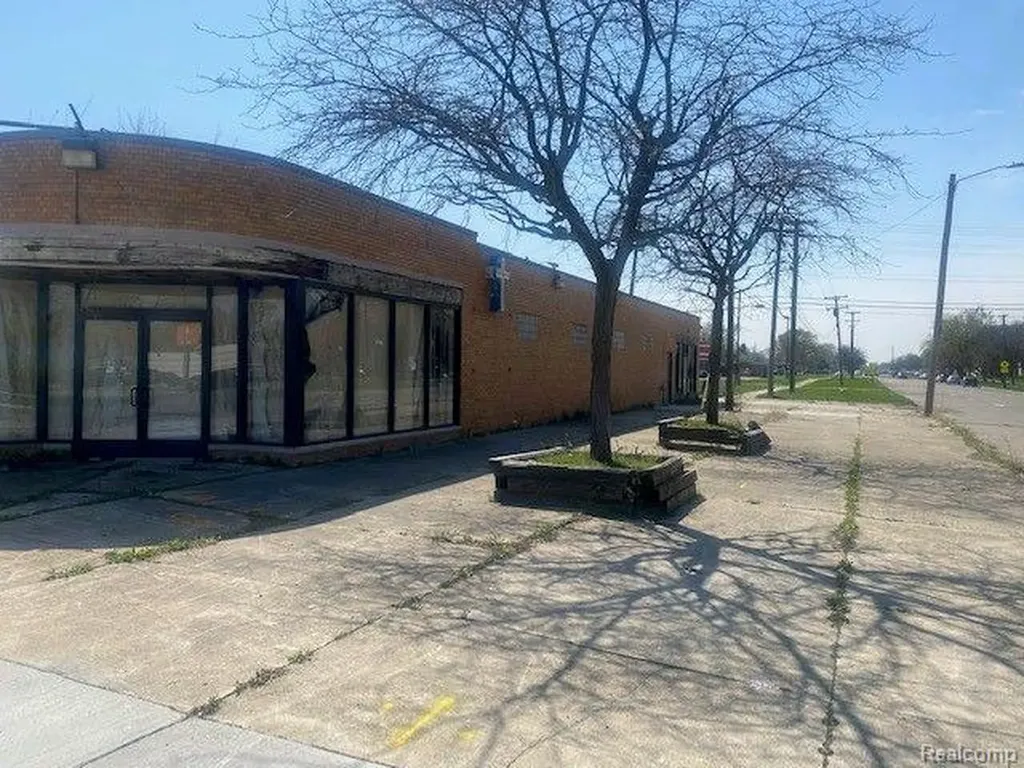 19151 Kelly Road Detroit City MI 48224