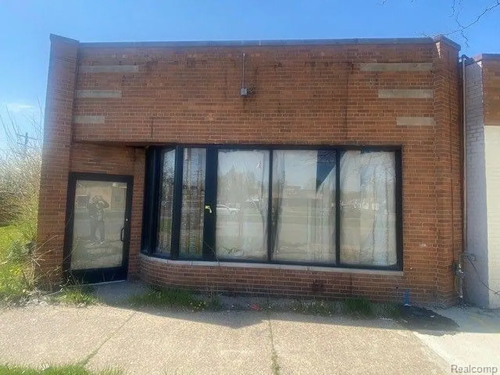 19151 Kelly Road Detroit City MI 48224