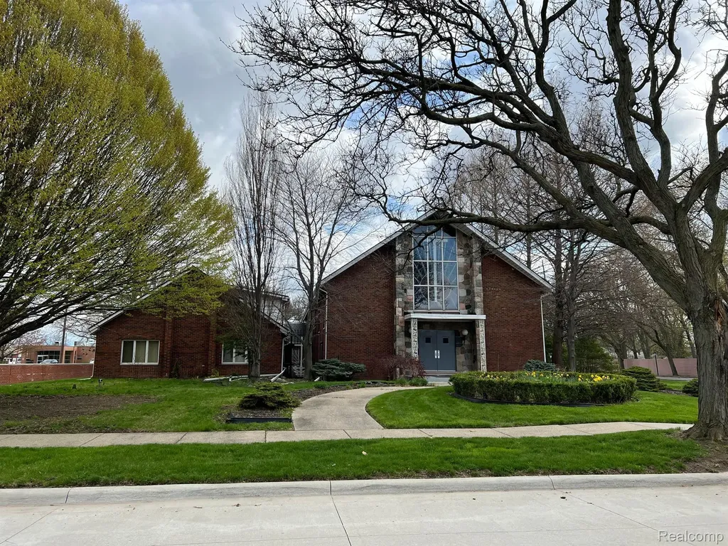 17901 Collinson Avenue Eastpointe City MI 48021