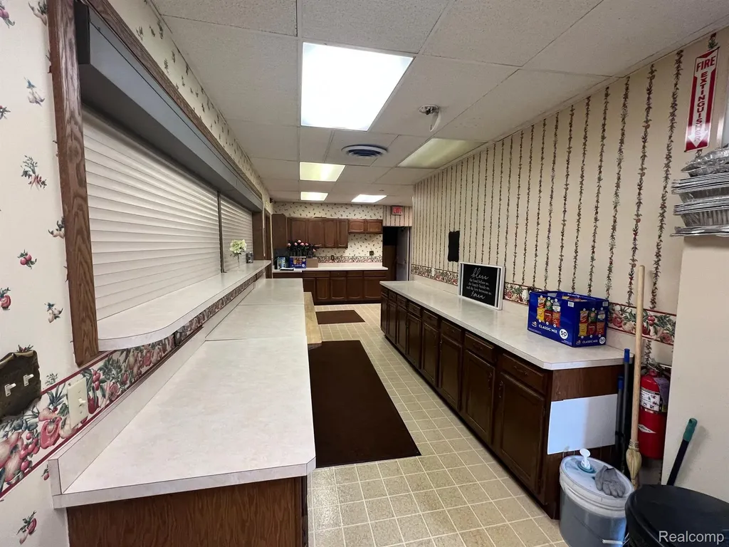 17901 Collinson Avenue Eastpointe City MI 48021