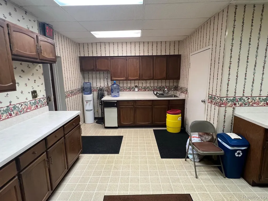 17901 Collinson Avenue Eastpointe City MI 48021