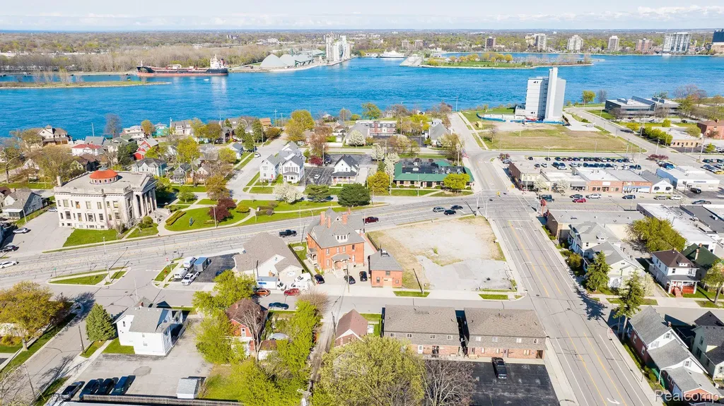 805 Pine Grove Avenue Port Huron City MI 48060