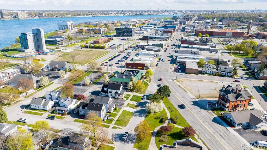 805 Pine Grove Avenue Port Huron City MI 48060