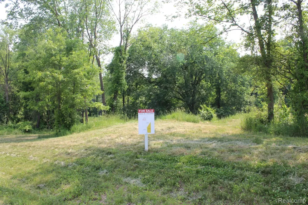 2722 Twin Oaks Drive Milford Charter Township MI 48381