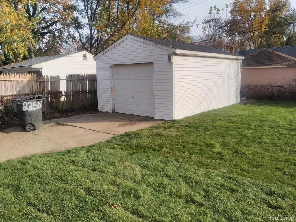 22501 Kendall Street Detroit City MI 48223