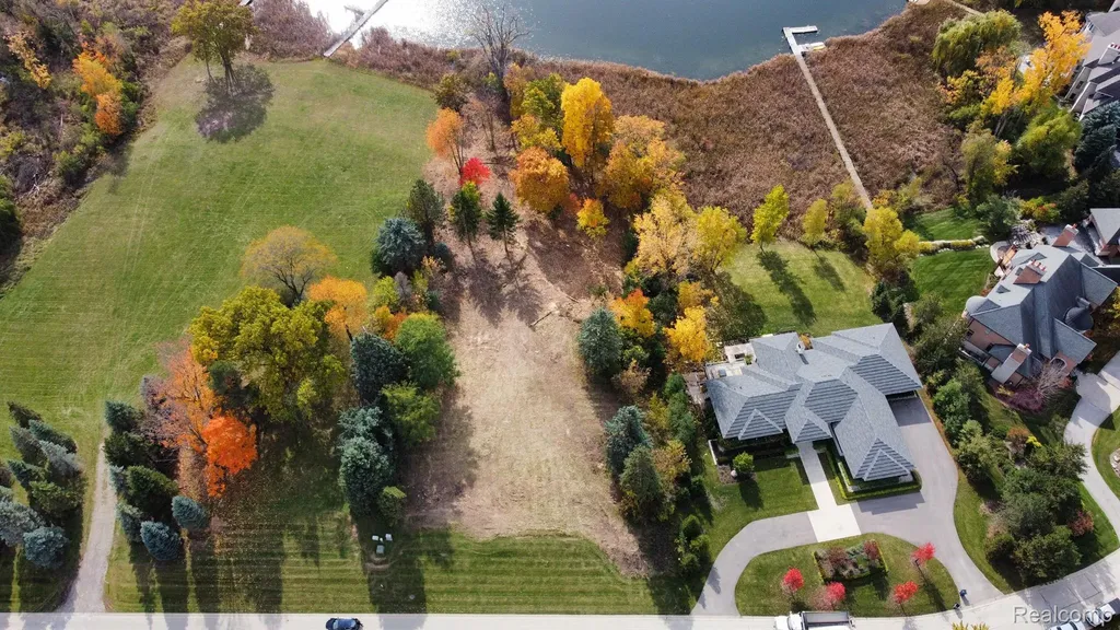 2717 Turtle Shores Drive Bloomfield Charter Township MI 48302