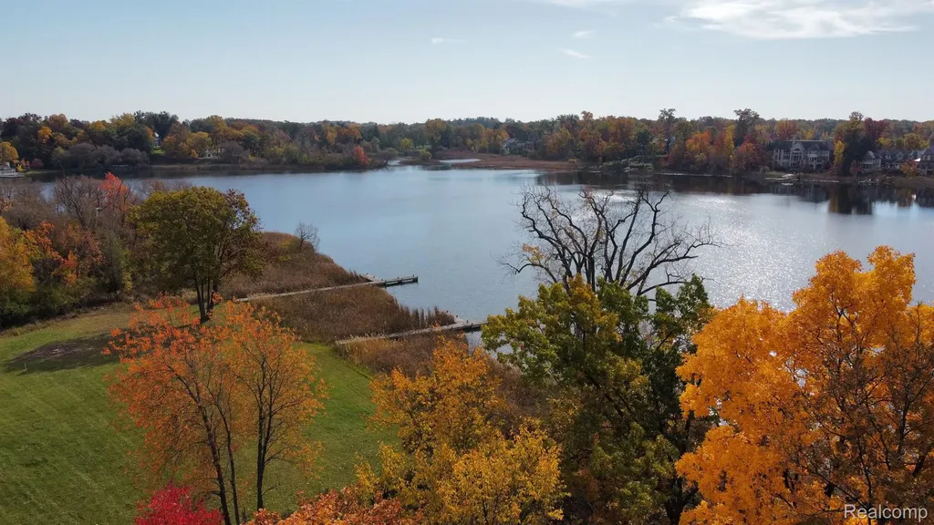 2717 Turtle Shores Drive Bloomfield Charter Township MI 48302
