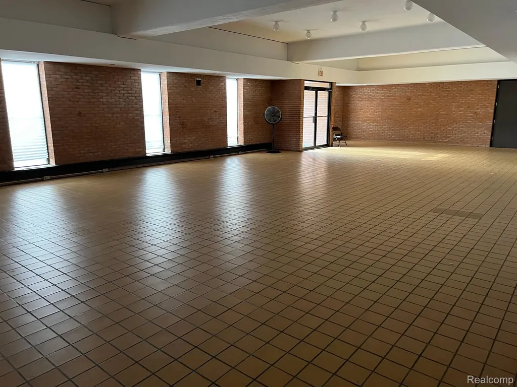 615 S Jefferson Avenue Saginaw City MI 48607