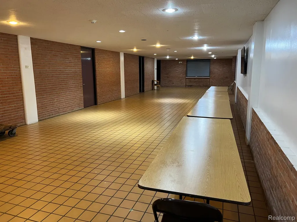 615 S Jefferson Avenue Saginaw City MI 48607