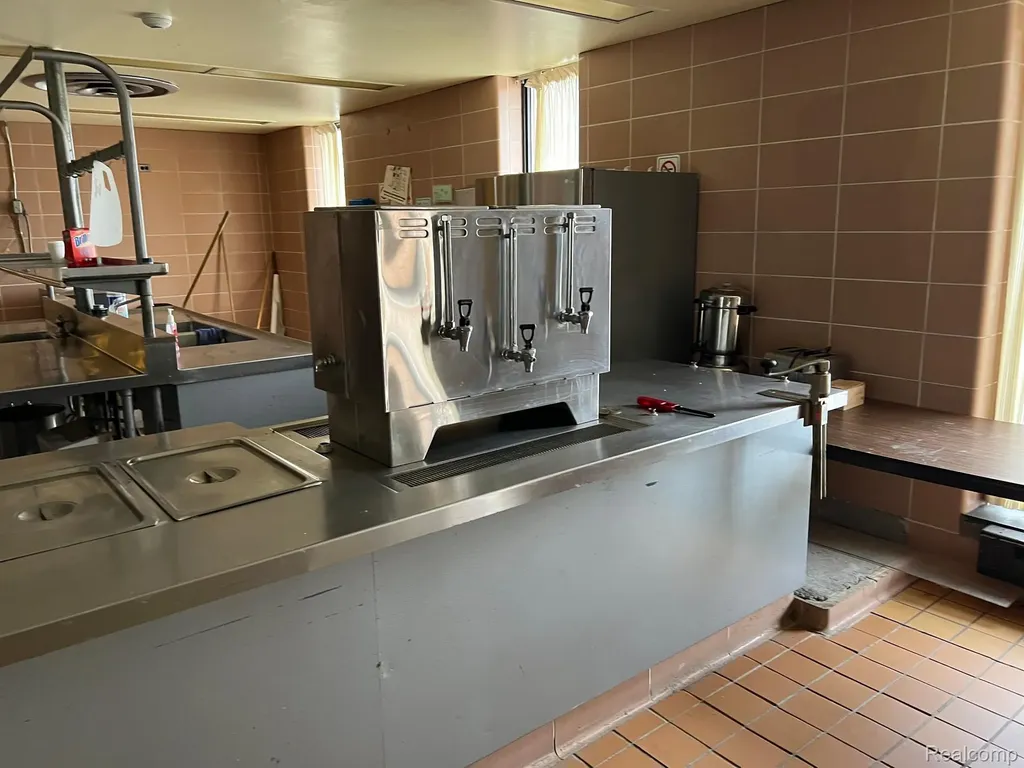 615 S Jefferson Avenue Saginaw City MI 48607