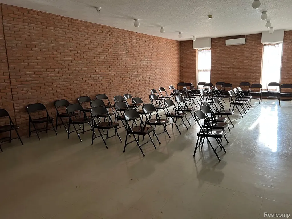 615 S Jefferson Avenue Saginaw City MI 48607