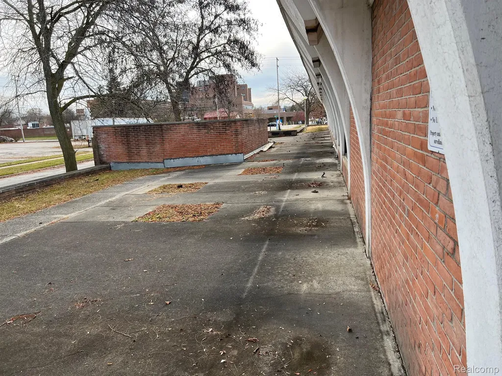 615 S Jefferson Avenue Saginaw City MI 48607