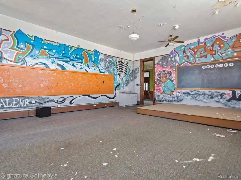453 Martin Luther King Jr Boulevard Detroit City MI 48201