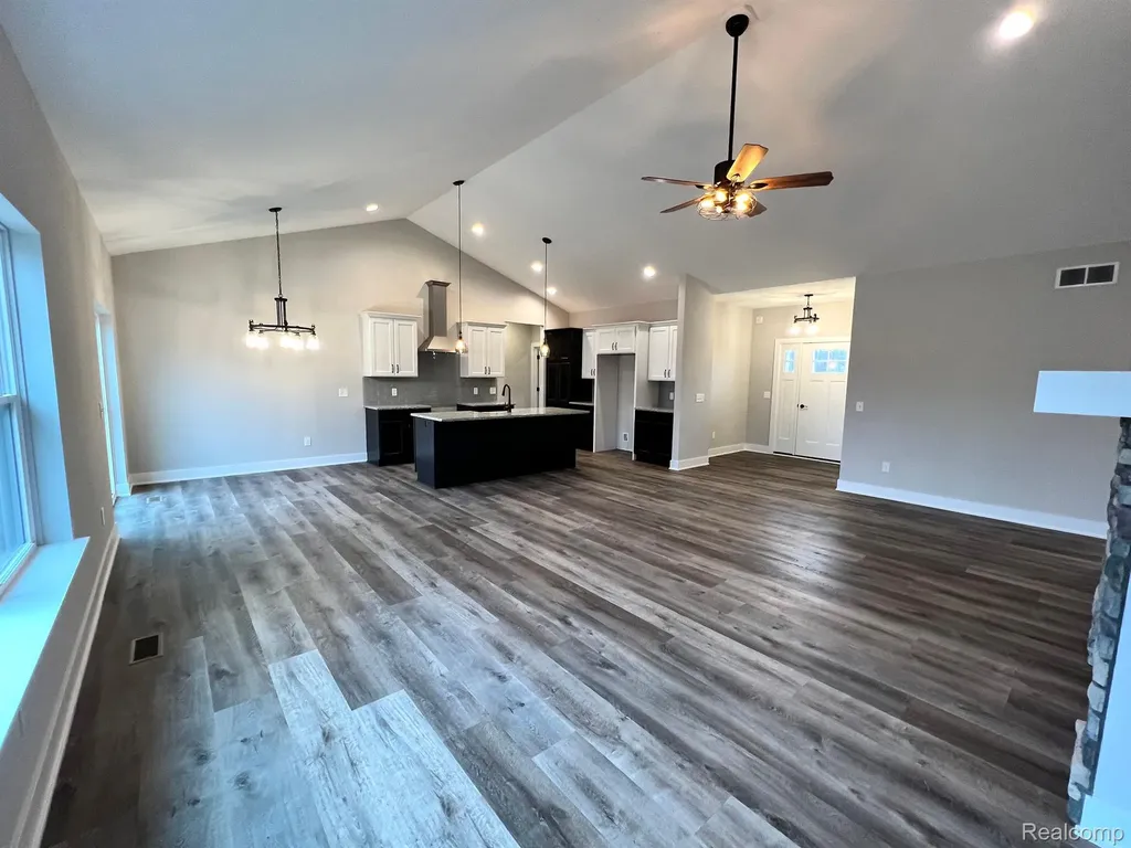 01 Textile Road Lodi Township MI 48176