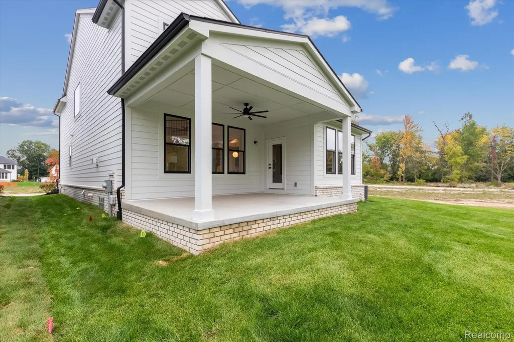 2500 Crystal Lake Drive Commerce Charter Township MI 48382