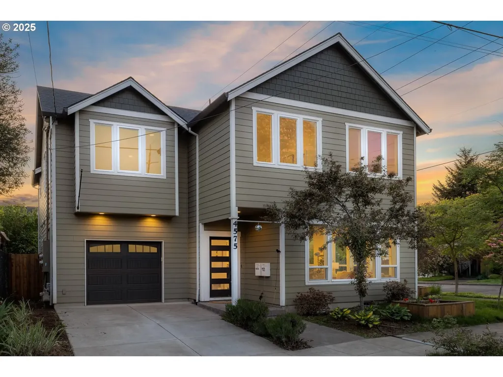 4575 NE 14th Place Portland OR 97211