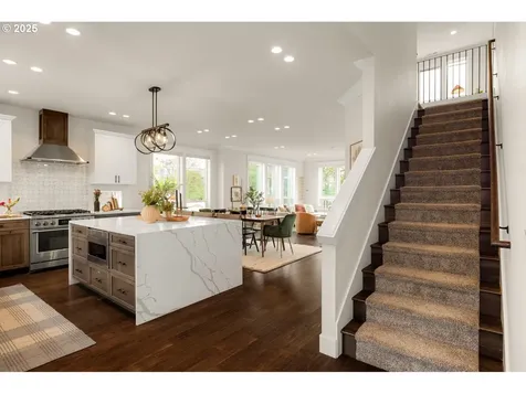 4575 NE 14th Place Portland OR 97211