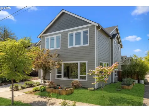 4575 NE 14th Place Portland OR 97211
