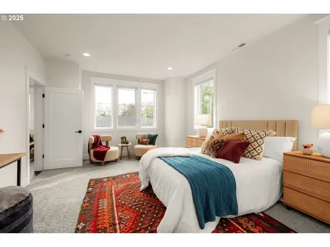 4575 NE 14th Place Portland OR 97211