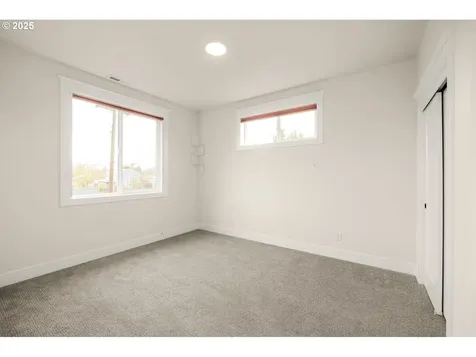4575 NE 14th Place Portland OR 97211