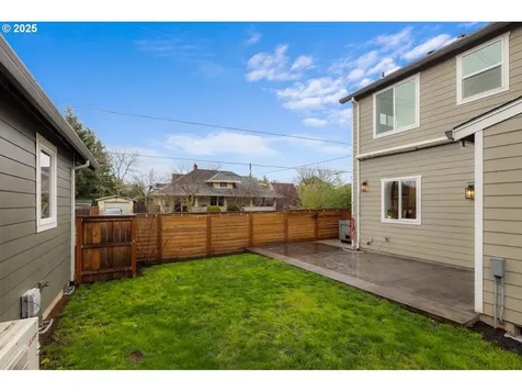 4575 NE 14th Place Portland OR 97211