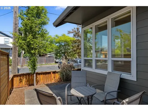4575 NE 14th Place Portland OR 97211