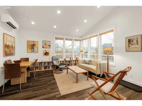 4575 NE 14th Place Portland OR 97211