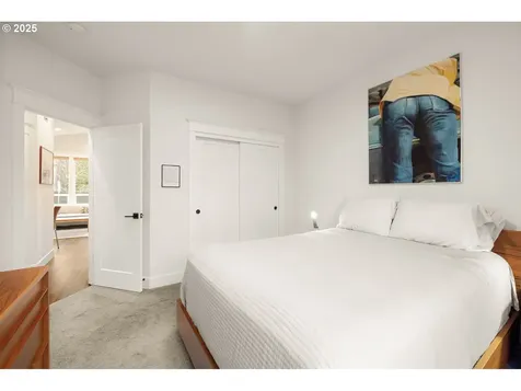 4575 NE 14th Place Portland OR 97211