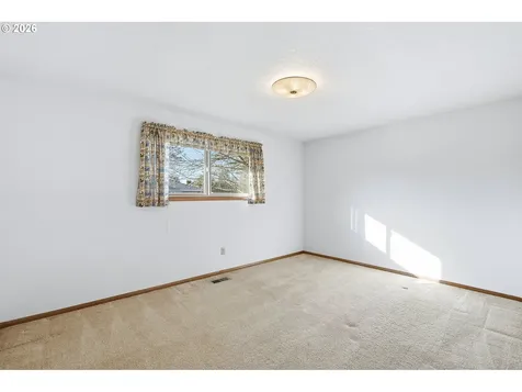 5070 NW Kahneeta Drive Portland OR 97229