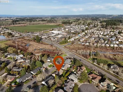 5070 NW Kahneeta Drive Portland OR 97229