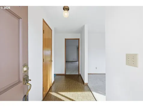 5070 NW Kahneeta Drive Portland OR 97229