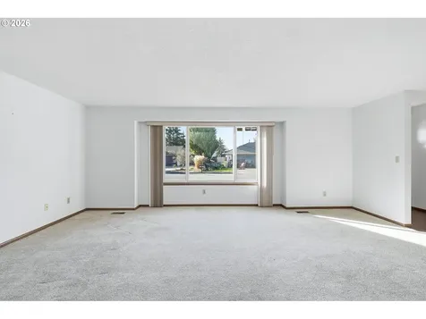5070 NW Kahneeta Drive Portland OR 97229