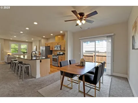 7092 NW Eleanor Avenue Portland OR 97229