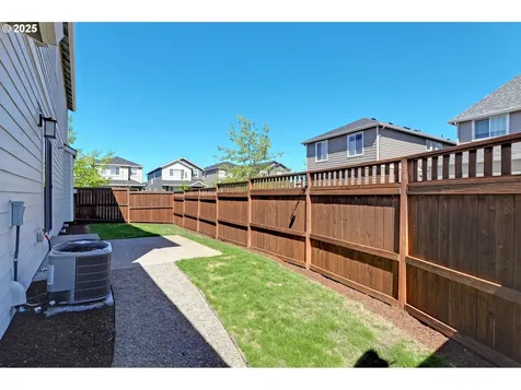 7092 NW Eleanor Avenue Portland OR 97229