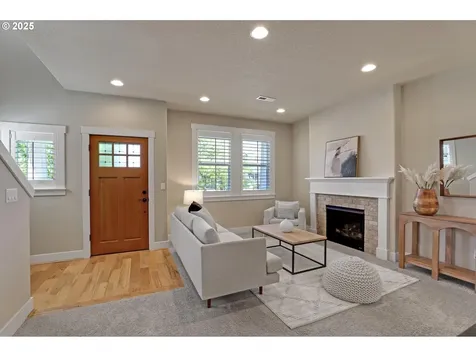 7092 NW Eleanor Avenue Portland OR 97229