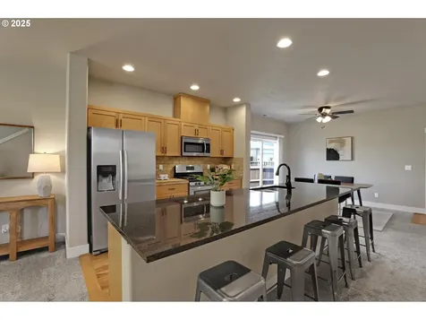 7092 NW Eleanor Avenue Portland OR 97229