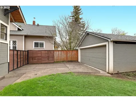 4004 SE Grant Street Portland OR 97214