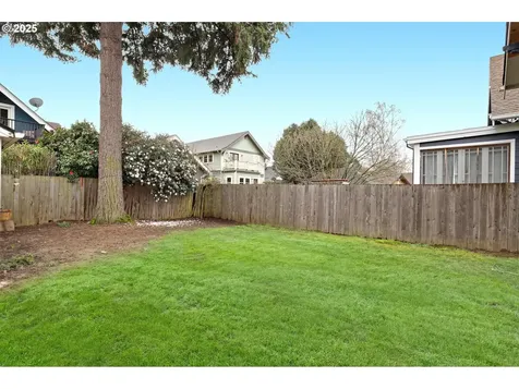 4004 SE Grant Street Portland OR 97214