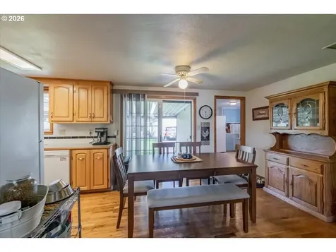 220 View Lane Lebanon OR 97355