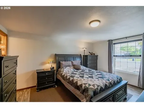 220 View Lane Lebanon OR 97355