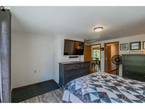 220 View Lane Lebanon OR 97355