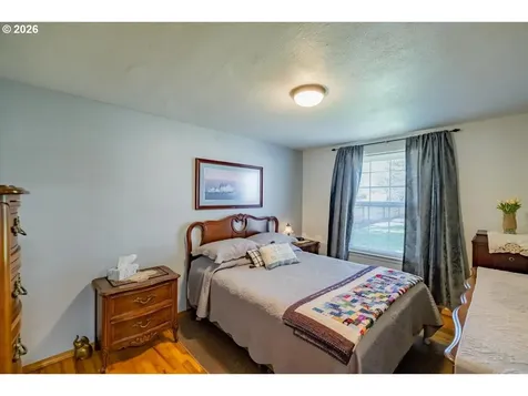 220 View Lane Lebanon OR 97355