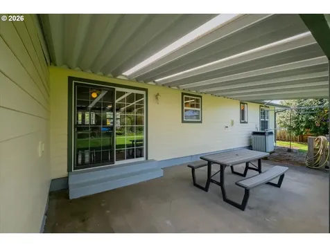 220 View Lane Lebanon OR 97355