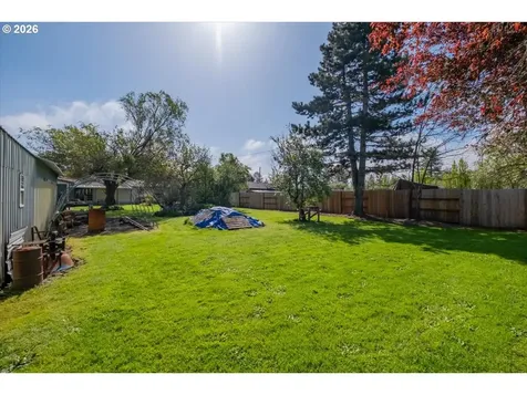 220 View Lane Lebanon OR 97355