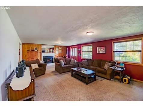 220 View Lane Lebanon OR 97355