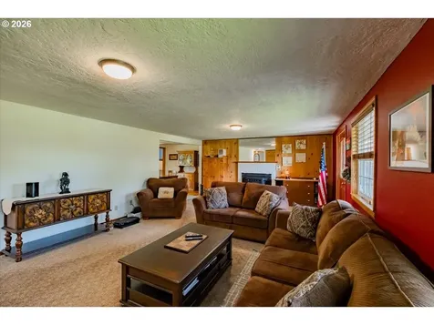 220 View Lane Lebanon OR 97355