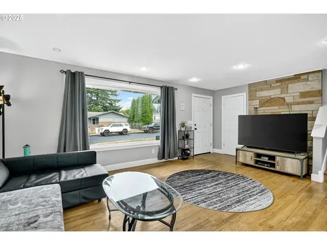 515 NE 198th Avenue Portland OR 97230